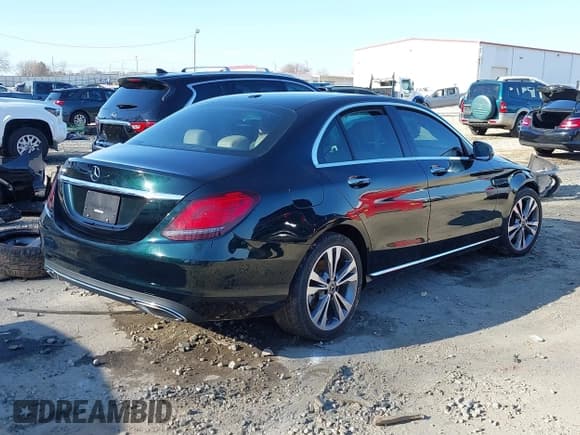 ✅ 2019 Mercedes-Benz C 300 • VIN: 55SWF8DB5KU311316 • Lot: 41650068. Listed on IAAI with 68,399 mi. Free auction sales archive from the USA and detailed vehicle history report at DreamBid. Image 4.