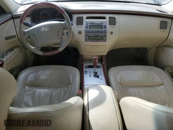 2008 Hyundai Azera Limited с VIN KMHFC46F98A251380, выставлен на аукционе Copart как лот 49347165 с пробегом 206 526 миль миль и Списание • Salvage title. История ставок и продаж доступна на DreamBid. Изображение 8.