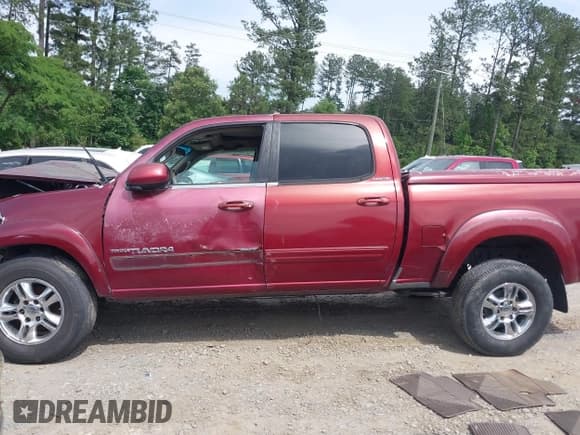 ✅ 2004 Toyota Tundra Limited • VIN: 5TBDT48194S441666 • Lot: 41830489. Listed on IAAI with Not provided. Free auction sales archive from the USA and detailed vehicle history report at DreamBid. Image 14.