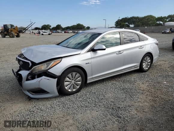 2017 Hyundai Sonata SE with VIN KMHE24L3XHA065145, listed as a Copart auction lot 81116165 with 150,916 mi miles and Clean title. Bid and sale history available at DreamBid. Image 1.