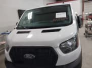 ✅ 2024 Ford Transit Cargo • VIN: 1FTYE1Y89RKA72434 • Lot: 40788108. Wystawiony na IAAI z przebiegiem 9 647 mil. Bezpłatny archiwum sprzedaży aukcyjnych z USA i szczegółowy raport historii pojazdu na DreamBid. Zdjęcie 12.