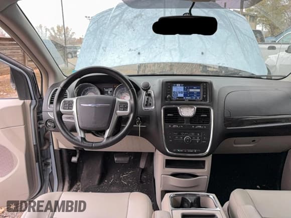 ✅ 2012 Chrysler Town & Country Touring • VIN: 2C4RC1BG5CR361314 • Лот: 94139505. Опубликован ранее на Copart с пробегом 142 787 миль. Бесплатный доступ к архиву аукционных продаж из США и подробный отчёт об истории автомобиля на DreamBid. Изображение 9.