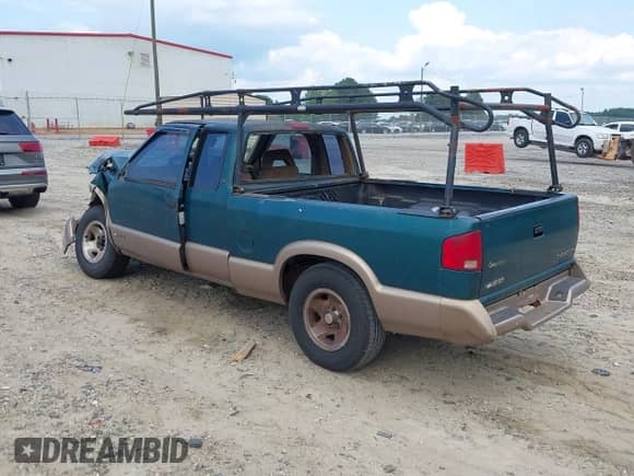 1997 Chevrolet S-10 LS with VIN 1GCCS19X4V8174403, listed as a IAAI auction lot 42816579 with 192,388 mi miles and . Bid and sale history available at DreamBid. Image 3.