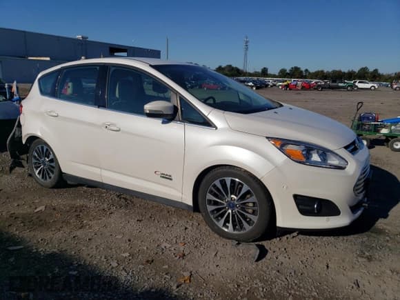 ✅ 2017 Ford C-Max Titanium • VIN: 1FADP5FU8HL108709 • Лот: 82379585. Опубликован ранее на Copart с пробегом 60 084 миль. Бесплатный доступ к архиву аукционных продаж из США и подробный отчёт об истории автомобиля на DreamBid. Изображение 4.