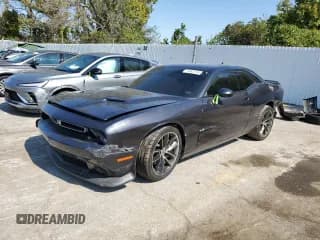 ✅ 2017 Dodge Challenger T/A 392 • VIN: 2C3CDZFJ6HH639288 • Lot: 71662174. Wystawiony na Copart z przebiegiem 45 515 mil. Bezpłatny archiwum sprzedaży aukcyjnych z USA i szczegółowy raport historii pojazdu na DreamBid. Zdjęcie 1.
