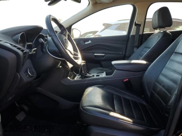 ✅ 2017 Ford Escape Titanium • VIN: 1FMCU0JD6HUA80424 • Lot: 92457605. Wystawiony na Copart z przebiegiem 86 139 mil. Bezpłatny archiwum sprzedaży aukcyjnych z USA i szczegółowy raport historii pojazdu na DreamBid. Zdjęcie 7.