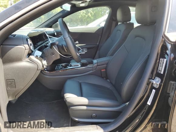 ✅ 2023 Mercedes-Benz CLA 250 • VIN: W1K5J4HB1PN413094 • Лот: 63036654. Опубликован ранее на Copart с пробегом 3 886 миль. Бесплатный доступ к архиву аукционных продаж из США и подробный отчёт об истории автомобиля на DreamBid. Изображение 7.