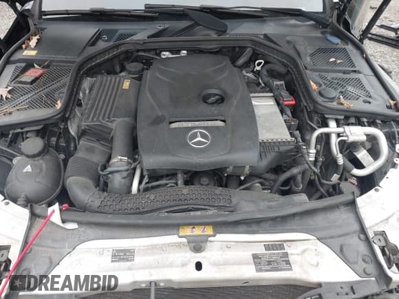 ✅ 2015 Mercedes-Benz C 300 Luxury • VIN: 55SWF4KBXFU008534 • Lot: 43556728. Wystawiony na IAAI z przebiegiem 118 139 mil. Bezpłatny archiwum sprzedaży aukcyjnych z USA i szczegółowy raport historii pojazdu na DreamBid. Zdjęcie 10.