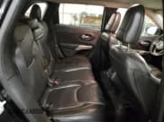 ✅ 2018 Jeep Cherokee Limited • VIN: 1C4PJMDBXJD559998 • Lot: 59807015. Wystawiony na Copart z przebiegiem 144 616 mil. Bezpłatny archiwum sprzedaży aukcyjnych z USA i szczegółowy raport historii pojazdu na DreamBid. Zdjęcie 11.