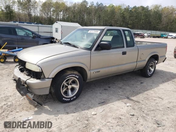 ✅ 2001 Chevrolet S-10 LS • VIN: 1GCCS19W018210881 • Лот: 52573005. Опубликован ранее на Copart с пробегом 213 271 миль. Бесплатный доступ к архиву аукционных продаж из США и подробный отчёт об истории автомобиля на DreamBid. Изображение 1.
