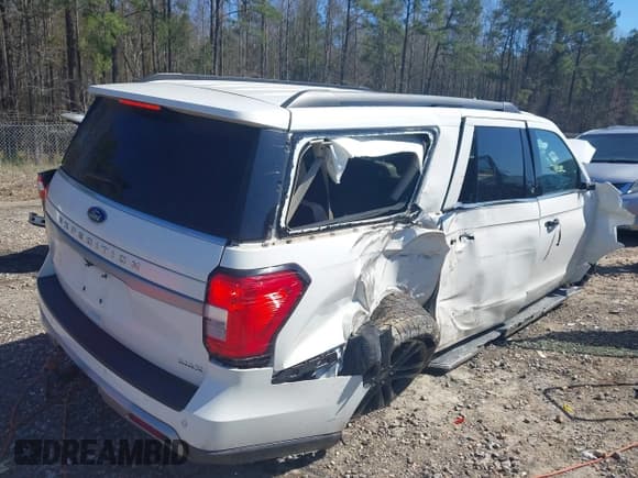 ✅ 2022 Ford Expedition Max XLT • VIN: 1FMJK1HT4NEA54989 • Lot: 41826238. Listed on IAAI with 25,552 mi. Free auction sales archive from the USA and detailed vehicle history report at DreamBid. Image 4.