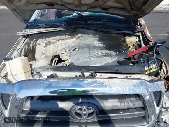 ✅ 2010 Toyota Tacoma • VIN: 5TEUU4EN5AZ706934 • Lot: 42620011. Listed on IAAI with 102,469 mi. Free auction sales archive from the USA and detailed vehicle history report at DreamBid. Image 10.