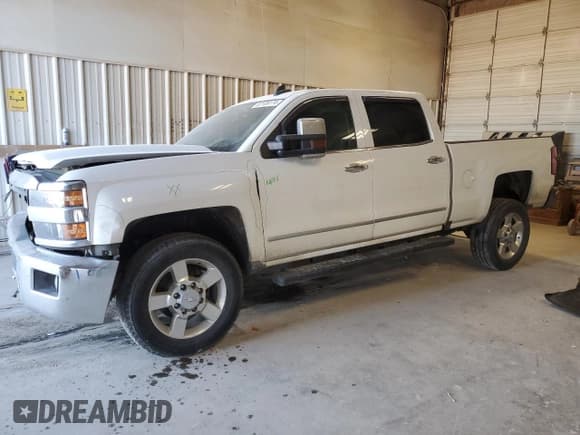 ✅ 2019 Chevrolet Silverado 2500HD LTZ • VIN: 1GC1KTEG7KF135191 • Lot: 83105174. Wystawiony na Copart z przebiegiem 150 679 mil. Bezpłatny archiwum sprzedaży aukcyjnych z USA i szczegółowy raport historii pojazdu na DreamBid. Zdjęcie 1.