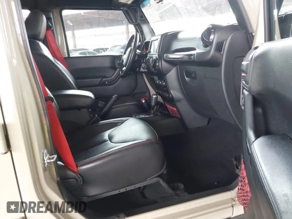 ✅ 2017 Jeep Wrangler Unlimited Rubicon • VIN: 1C4BJWFG7HL663203 • Lot: 42391999. Wystawiony na IAAI z przebiegiem 63 430 mil. Bezpłatny archiwum sprzedaży aukcyjnych z USA i szczegółowy raport historii pojazdu na DreamBid. Zdjęcie 5.