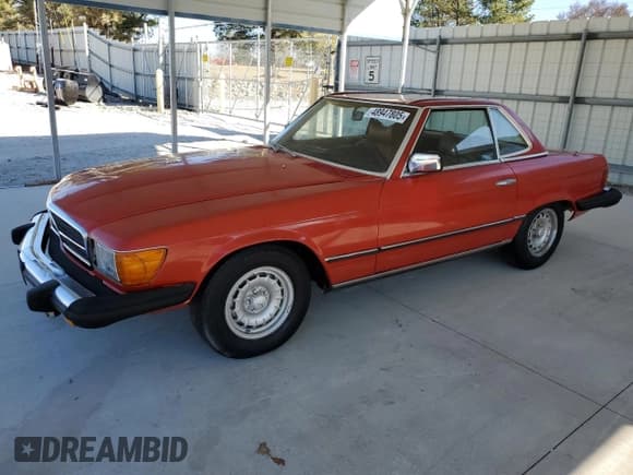 ✅ 1977 Mercedes-Benz 450 • VIN: 10704412037461 • Лот: 48947805. Опубликован ранее на Copart с пробегом 168 071 миль. Бесплатный доступ к архиву аукционных продаж из США и подробный отчёт об истории автомобиля на DreamBid. Изображение 1.