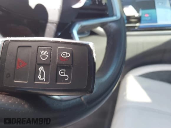 ✅ 2022 Land Rover Range Rover Velar R-Dynamic S • VIN: SALYT2EX7NA331292 • Лот: 41401611. Опубликован ранее на IAAI с пробегом 30 134 миль. Бесплатный доступ к архиву аукционных продаж из США и подробный отчёт об истории автомобиля на DreamBid. Изображение 11.