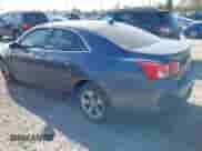 2013 Chevrolet Malibu LT z VIN 1G11C5SA1DF339490, wystawiony jako IAAI lot #43610490 z przebiegiem 131 143 mil mil oraz . Historia ofert i sprzedaży dostępna na DreamBid. Obrazek 3.