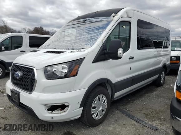 ✅ 2024 Ford Transit Passenger XL • VIN: 1FBAX2C84RKA73164 • Lot: 52085425. Wystawiony na Copart z przebiegiem 8 382 mil. Bezpłatny archiwum sprzedaży aukcyjnych z USA i szczegółowy raport historii pojazdu na DreamBid. Zdjęcie 2.
