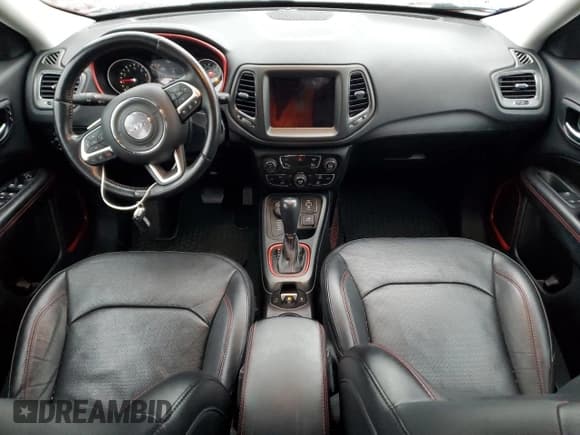 ✅ 2021 Jeep Compass Trailhawk • VIN: 3C4NJDDB4MT557430 • Lot: 90114885. Wystawiony na Copart z przebiegiem 35 578 mil. Bezpłatny archiwum sprzedaży aukcyjnych z USA i szczegółowy raport historii pojazdu na DreamBid. Zdjęcie 8.