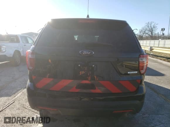 ✅ 2017 Ford Police Interceptor Utility • VIN: 1FM5K8AT4HGD44114 • Лот: 42593145. Опубликован ранее на Copart с пробегом 34 407 миль. Бесплатный доступ к архиву аукционных продаж из США и подробный отчёт об истории автомобиля на DreamBid. Изображение 6.