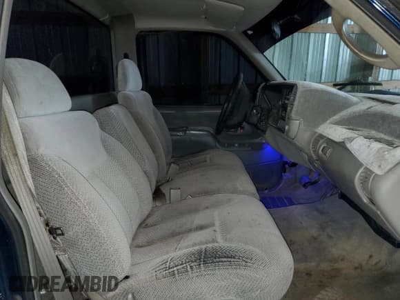 ✅ 1996 Chevrolet Silverado 1500 • VIN: 1GCEC14M1TZ103511 • Lot: 81310755. Wystawiony na Copart z przebiegiem 269 793 mil. Bezpłatny archiwum sprzedaży aukcyjnych z USA i szczegółowy raport historii pojazdu na DreamBid. Zdjęcie 7.