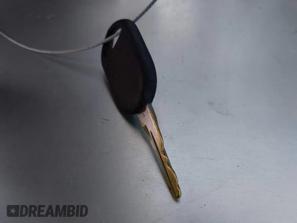 ✅ 2000 Ford Taurus LX • VIN: 1FAFP52U1YG106405 • Лот: 42304060. Опубликован ранее на IAAI с пробегом 363 175 миль. Бесплатный доступ к архиву аукционных продаж из США и подробный отчёт об истории автомобиля на DreamBid. Изображение 11.