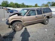 ✅ 2002 Chevrolet S-10 LS • VIN: 1GCDT13W72K134798 • Лот: 69019174. Опубликован ранее на Copart с пробегом 307 371 миль. Бесплатный доступ к архиву аукционных продаж из США и подробный отчёт об истории автомобиля на DreamBid. Изображение 1.