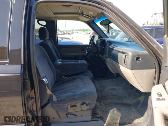 ✅ 2000 Chevrolet Suburban LS • VIN: 3GNFK16T3YG200512 • Лот: 42901923. Опубликован ранее на IAAI с пробегом 238 165 миль. Бесплатный доступ к архиву аукционных продаж из США и подробный отчёт об истории автомобиля на DreamBid. Изображение 5.