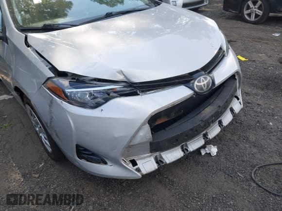 ✅ 2018 Toyota Corolla L • VIN: 2T1BURHE6JC010315 • Lot: 42176684. Listed on IAAI with 75,262 mi. Free auction sales archive from the USA and detailed vehicle history report at DreamBid. Image 17.