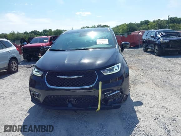 ✅ 2025 Chrysler Pacifica Select • VIN: 2C4RC1BG5SR505989 • Lot: 42608866. Wystawiony na IAAI z przebiegiem 13 115 mil. Bezpłatny archiwum sprzedaży aukcyjnych z USA i szczegółowy raport historii pojazdu na DreamBid. Zdjęcie 12.