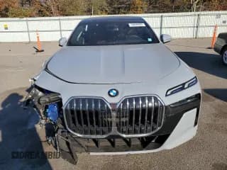 ✅ 2023 BMW 7 Series 740i • VIN: WBA23EH01PCM40901 • Лот: 75846624. Опубликован ранее на Copart с пробегом 27 803 миль. Бесплатный доступ к архиву аукционных продаж из США и подробный отчёт об истории автомобиля на DreamBid. Изображение 5.