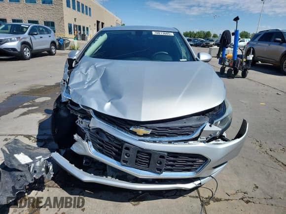 ✅ 2017 Chevrolet Cruze LT • VIN: 1G1BE5SM8H7194084 • Lot: 70013605. Listed on Copart with 102,890 mi. Free auction sales archive from the USA and detailed vehicle history report at DreamBid. Image 5.