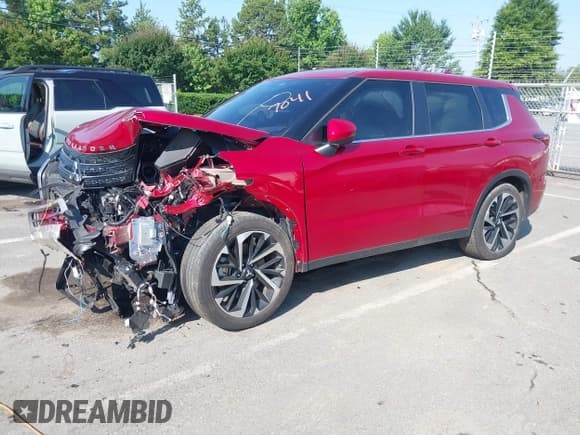 ✅ 2024 Mitsubishi Outlander SE • VIN: JA4J3VA89RZ017041 • Lot: 42467549. Listed on IAAI with 27,196 mi. Free auction sales archive from the USA and detailed vehicle history report at DreamBid. Image 2.