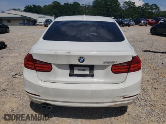 ✅ 2013 BMW 3 Series 328i • VIN: WBA3A5C59DF602085 • Лот: 58403075. Опубликован ранее на Copart с пробегом 155 745 миль. Бесплатный доступ к архиву аукционных продаж из США и подробный отчёт об истории автомобиля на DreamBid. Изображение 6.