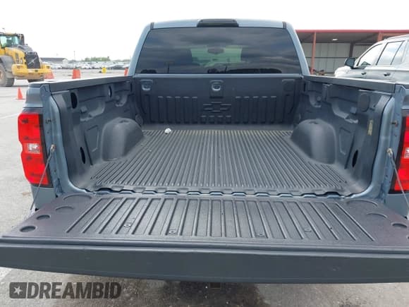 ✅ 2016 Chevrolet Silverado 1500 LT • VIN: 3GCUKREC0GG230193 • Лот: 42266874. Опубликован ранее на IAAI с пробегом 117 104 миль. Бесплатный доступ к архиву аукционных продаж из США и подробный отчёт об истории автомобиля на DreamBid. Изображение 17.