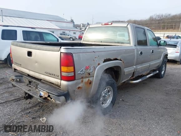 ✅ 2001 Chevrolet Silverado 2500HD LS • VIN: 1GCHK23U81F141792 • Лот: 41220878. Опубликован ранее на IAAI с пробегом 178 278 миль. Бесплатный доступ к архиву аукционных продаж из США и подробный отчёт об истории автомобиля на DreamBid. Изображение 4.