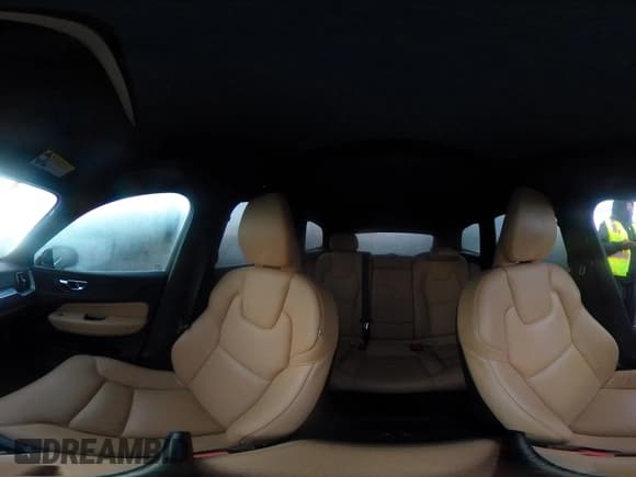 ✅ 2020 Volvo XC60 Momentum • VIN: YV4102RK2L1560862 • Лот: 43584856. Опубликован ранее на IAAI с пробегом 27 484 миль. Бесплатный доступ к архиву аукционных продаж из США и подробный отчёт об истории автомобиля на DreamBid. Изображение 19.