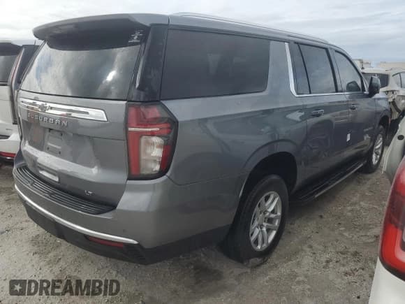 ✅ 2022 Chevrolet Suburban LT • VIN: 1GNSCCKDXNR113725 • Lot: 75954304. Wystawiony na Copart z przebiegiem 43 567 mil. Bezpłatny archiwum sprzedaży aukcyjnych z USA i szczegółowy raport historii pojazdu na DreamBid. Zdjęcie 3.