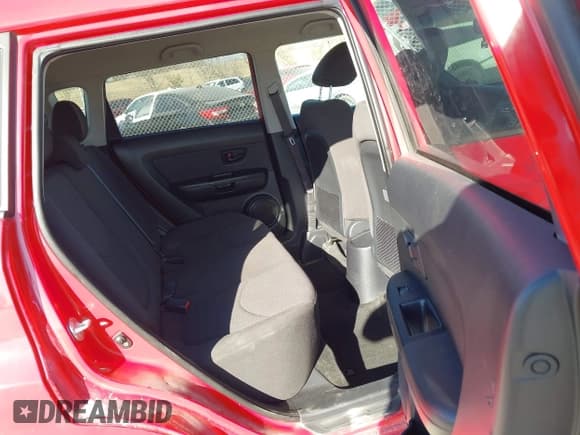 ✅ 2013 Kia Soul • VIN: KNDJT2A55D7571580 • Lot: 43604096. Wystawiony na IAAI z przebiegiem 115 855 mil. Bezpłatny archiwum sprzedaży aukcyjnych z USA i szczegółowy raport historii pojazdu na DreamBid. Zdjęcie 8.