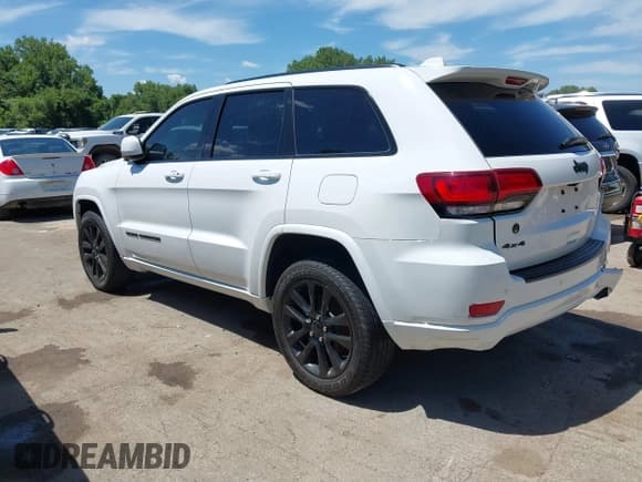 ✅ 2019 Jeep Grand Cherokee Upland • VIN: 1C4RJFAG5KC820031 • Lot: 42642018. Listed on IAAI with 112,933 mi. Free auction sales archive from the USA and detailed vehicle history report at DreamBid. Image 3.