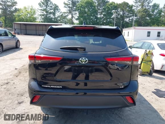✅ 2022 Toyota Highlander LE • VIN: 5TDZZRAH8NS556485 • Лот: 42414982. Опубликован ранее на IAAI с пробегом 30 000 миль. Бесплатный доступ к архиву аукционных продаж из США и подробный отчёт об истории автомобиля на DreamBid. Изображение 17.