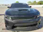 2015 Dodge Charger SRT Hellcat z VIN 2C3CDXL94FH824869, wystawiony jako Copart lot #53563535 z przebiegiem 61 148 mil mil oraz Szkoda całkowita • Salvage title. Historia ofert i sprzedaży dostępna na DreamBid. Obrazek 5.