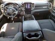 ✅ 2021 Ram 3500 Big Horn • VIN: 3C63RRHL2MG528492 • Лот: 92865495. Опубликован ранее на Copart с пробегом 86 392 миль. Бесплатный доступ к архиву аукционных продаж из США и подробный отчёт об истории автомобиля на DreamBid. Изображение 8.