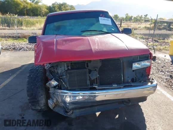 1997 Chevrolet Silverado 1500 z VIN 2GCEK19R5V1290268, wystawiony jako IAAI lot #43485965 z przebiegiem 192 915 mil mil oraz . Historia ofert i sprzedaży dostępna na DreamBid. Obrazek 12.