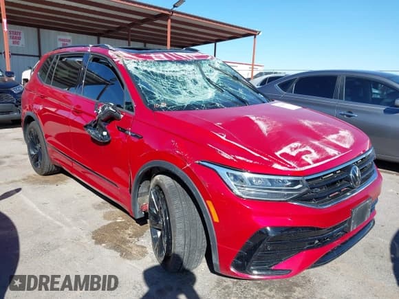 ✅ 2024 Volkswagen Tiguan SE R-Line Black • VIN: 3VVCB7AX9RM230725 • Lot: 43480797. Wystawiony na IAAI z przebiegiem 16 386 mil. Bezpłatny archiwum sprzedaży aukcyjnych z USA i szczegółowy raport historii pojazdu na DreamBid. Zdjęcie 1.