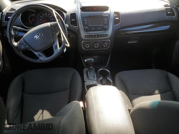 ✅ 2014 Kia Sorento LX • VIN: 5XYKT3A63EG468956 • Lot: 82513065. Listed on Copart with 175,842 mi. Free auction sales archive from the USA and detailed vehicle history report at DreamBid. Image 8.