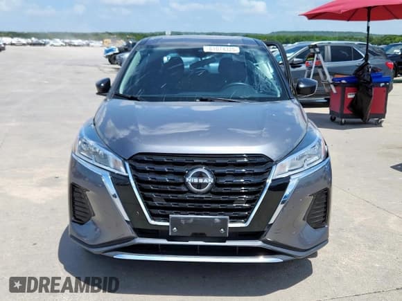 ✅ 2022 Nissan Kicks S • VIN: 3N1CP5BV8NL478145 • Lot: 61074325. Wystawiony na Copart z przebiegiem 52 697 mil. Bezpłatny archiwum sprzedaży aukcyjnych z USA i szczegółowy raport historii pojazdu na DreamBid. Zdjęcie 5.