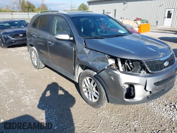 ✅ 2015 Kia Sorento LX • VIN: 5XYKT4A66FG603970 • Lot: 43594762. Listed on IAAI with 188,585 mi. Free auction sales archive from the USA and detailed vehicle history report at DreamBid. Image 1.