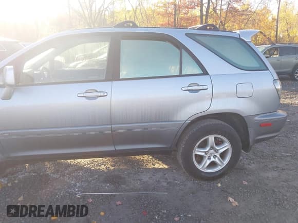 ✅ 2003 Lexus RX 300 • VIN: JTJHF10U430297592 • Лот: 43476714. Опубликован ранее на IAAI с пробегом 292 825 миль. Бесплатный доступ к архиву аукционных продаж из США и подробный отчёт об истории автомобиля на DreamBid. Изображение 6.