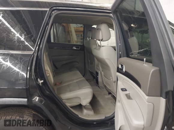 2011 Jeep Grand Cherokee Laredo z VIN 1J4RR4GGXBC687619, wystawiony jako IAAI lot #42425033 z przebiegiem 157 036 mil mil oraz . Historia ofert i sprzedaży dostępna na DreamBid. Obrazek 8.